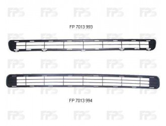 Решётка переднего бампера средняя